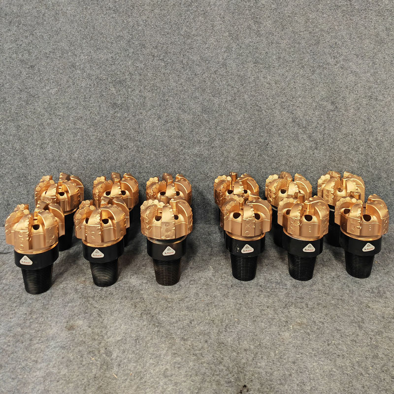 98mm ถึง 311mm PDC บีทเจาะสําหรับชุดหินอ่อนถึงปานกลางที่มีความอับอัดต่ํา การออกแบบสแตนเลสสแตนเลสตามความต้องการ