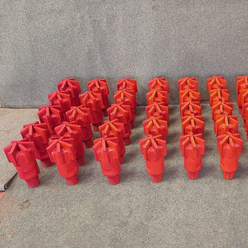 ปรับปรุงสแตนเลส PDC Drag Bits แอพลิเคชันสําหรับการสร้างกลาง ทนทานการสวม รูปทรงกลม