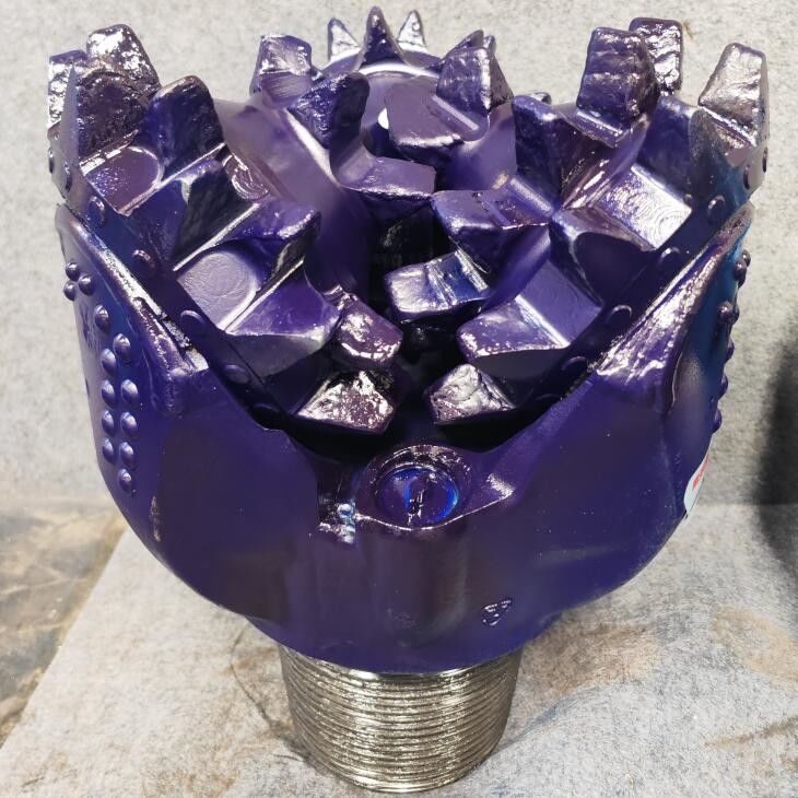 มาตรฐาน API แบรนด์ Kingdream Tricone Roller Cone Bits สําหรับการเจาะหินน้ํามันก๊าซ