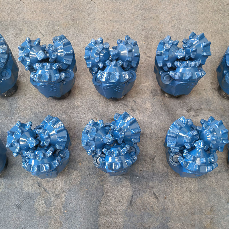 117 มิลลิมเมตร Mill ฟันม้วน หมุน Drill Bit ด้วยฟันคาร์ไบดสามคอนและรัดยาง