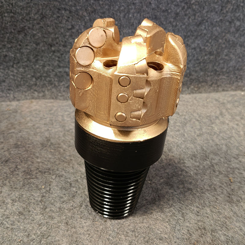 หัวฉีดน้ำสำหรับบ่อน้ำ PDC Bits พร้อมหัวกัดแบบคงที่และหัวกัด PDC เพื่อการเจาะที่มีประสิทธิภาพ