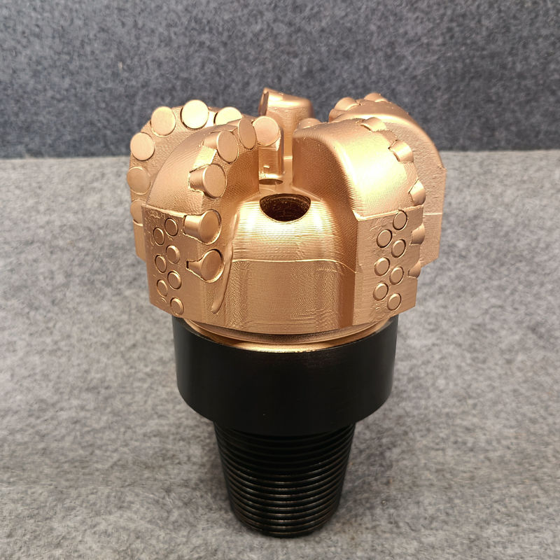 PDC Bit Body พร้อมเครื่องตัด PDC และการเชื่อมต่อ API สําหรับการเจาะบ่อน้ํา