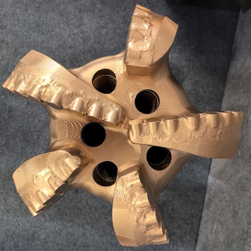 98mm-3593.7mm PDC Bit สําหรับการเจาะเหมืองแร่และเจาะบ่อน้ําที่กําหนดเอง