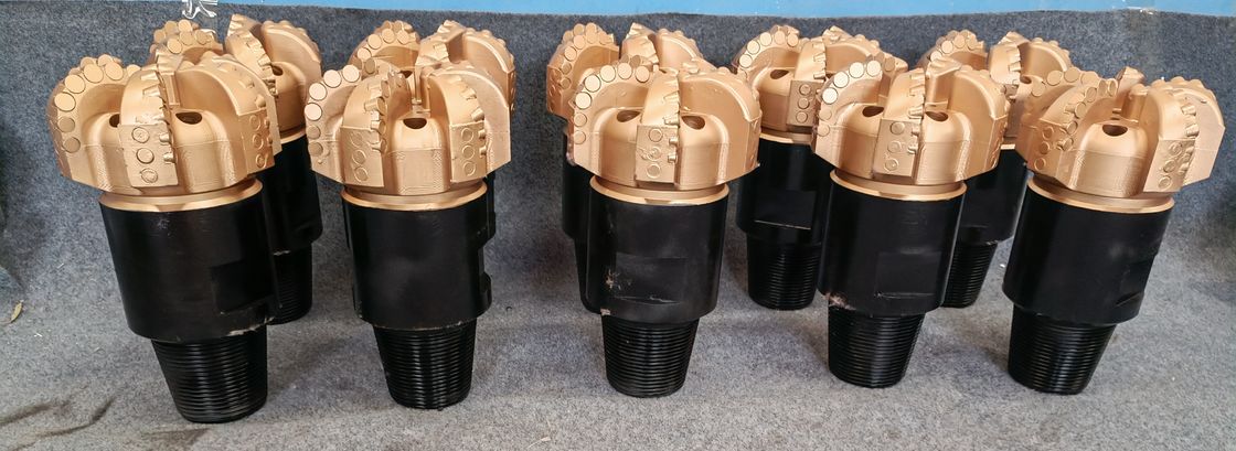 98mm ถึง 311mm PDC บีทเจาะสําหรับชุดหินอ่อนถึงปานกลางที่มีความอับอัดต่ํา การออกแบบสแตนเลสสแตนเลสตามความต้องการ
