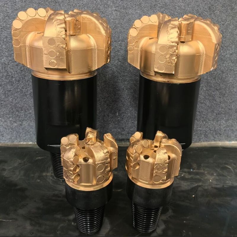 98mm ถึง 311mm PDC บีทเจาะสําหรับชุดหินอ่อนถึงปานกลางที่มีความอับอัดต่ํา การออกแบบสแตนเลสสแตนเลสตามความต้องการ