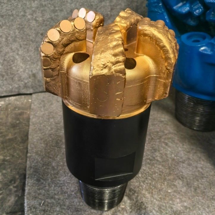 98mm ถึง 3593.7mm สแตนเลสคาร์ไบด์ PDC บิตเจาะ
