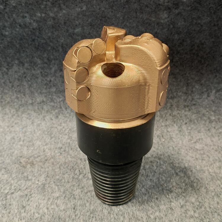 Diamond 98mm 3 Blade Pdc Arc Angle Drill Bit สําหรับบ่อน้ํา การเจาะเหมืองหิน
