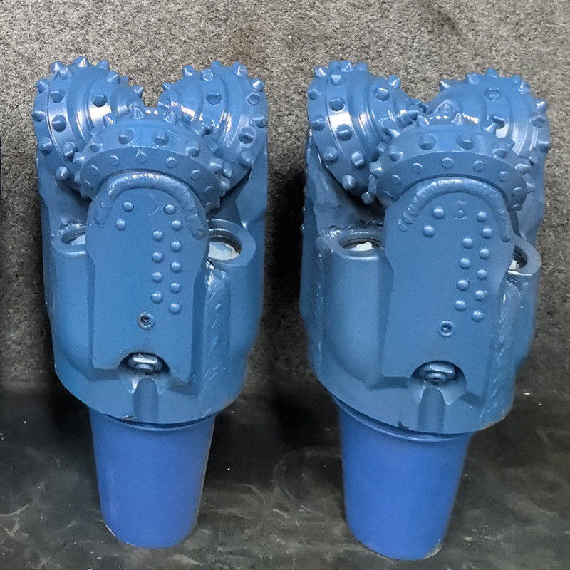 API Reg Thread Tricone Drill Bits ขนาด 3-26 นิ้ว วัสดุคาร์ไบด์สําหรับการเจาะที่ยั่งยืน