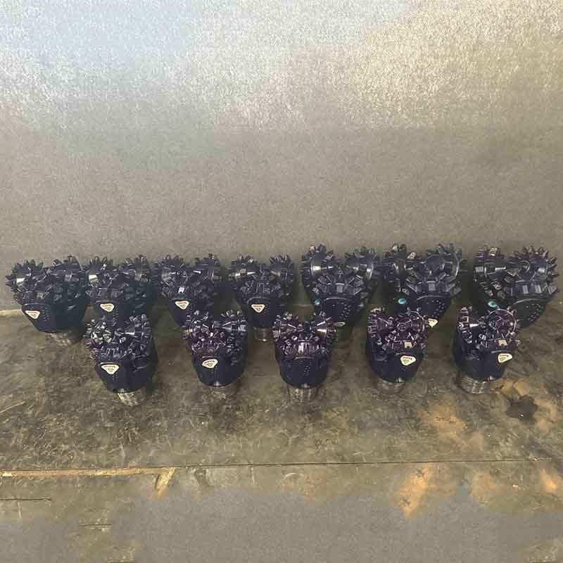 ดอกสว่าน Tricone ฟันมิล 12 1/4 นิ้ว สำหรับการก่อตัวปานกลางแข็ง