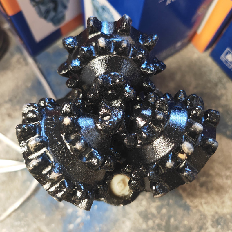 ISO9001 Certified Mill Tooth Drill Bit with 1 Year Warranty and Various Number Of Teeth for High Compressive Strength